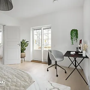 https://charming-townhouse-in-unique-historical-area.find-stockholm-hotels.com